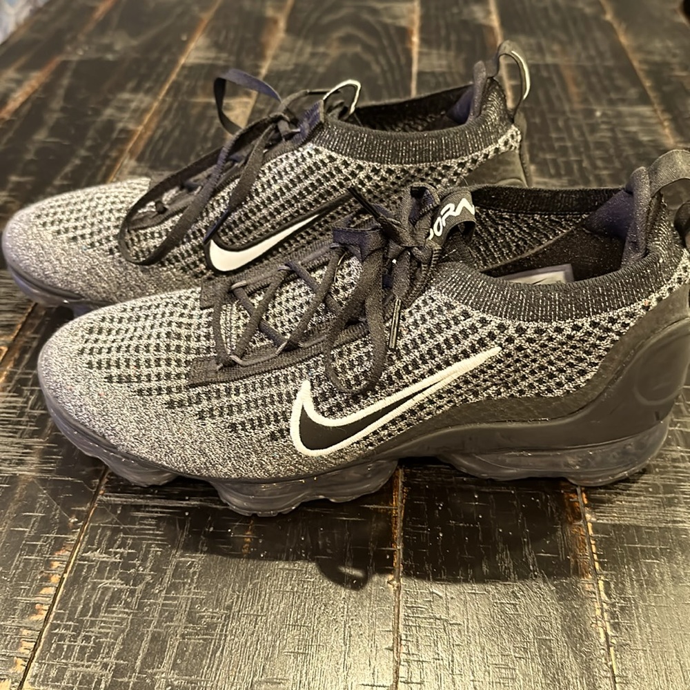 Men’s/ women’s Nike Vapor Max like new